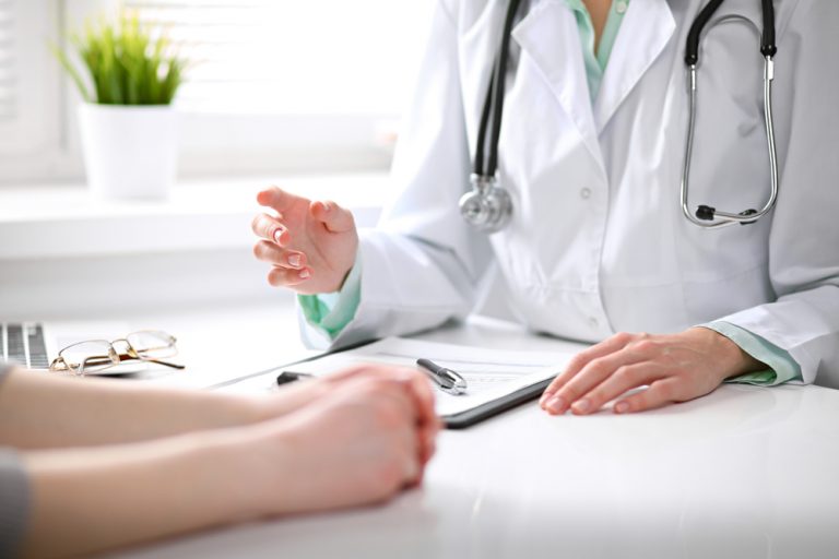 Детоксикация как первая стадия лечения алкоголизма Первая помощь при лечении алкоголизма